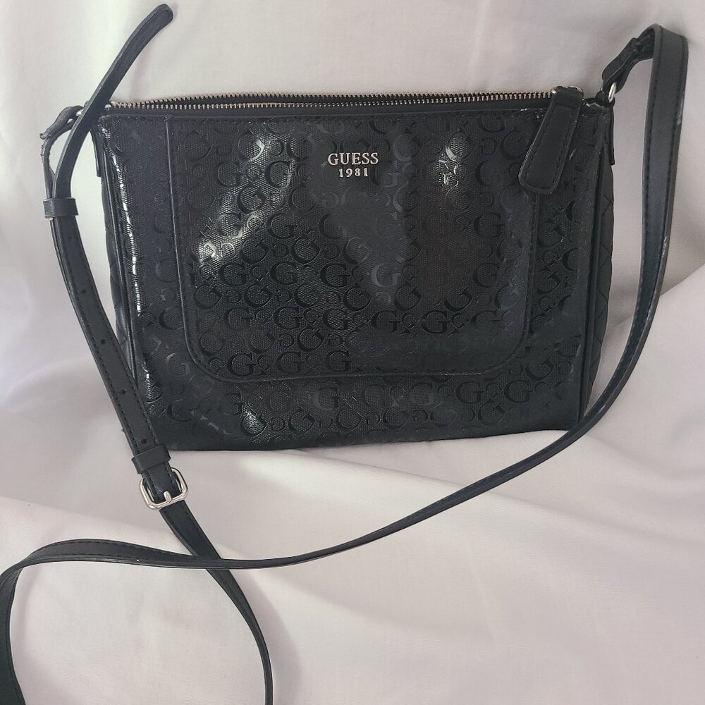 Vintage Handbag | Guess 1981 Cross Body Bag | Black "G's" | Zipper Closure Shoul